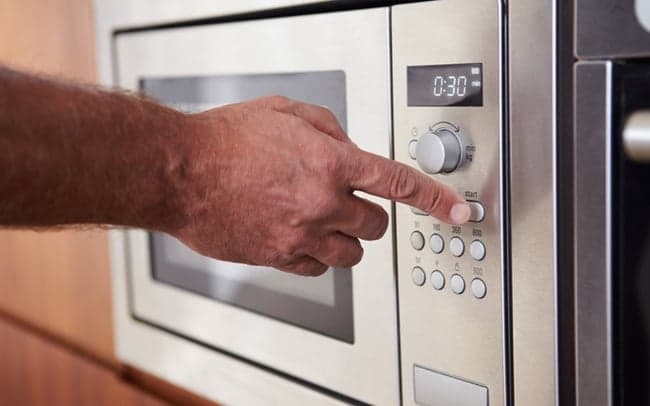 A viral tweet is resulting in people accidentally destroying their microwaves A viral tweet is resulting in people accidentally destroying their microwaves