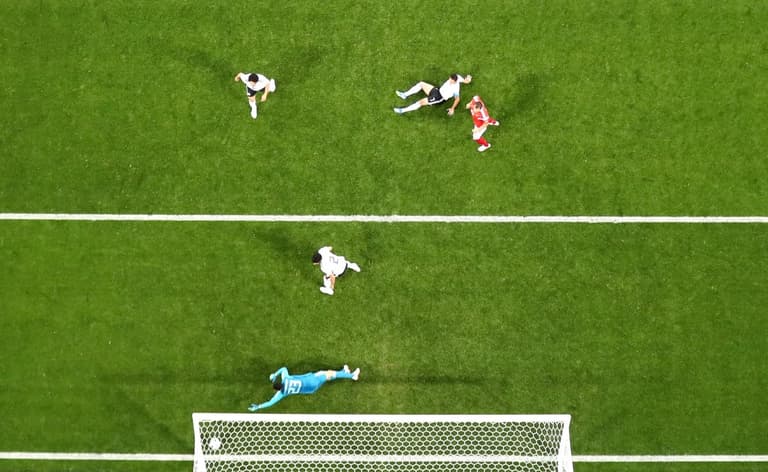 Egypt defender scores calamitous own goal against Russia Egypt defender scores calamitous own goal against Russia