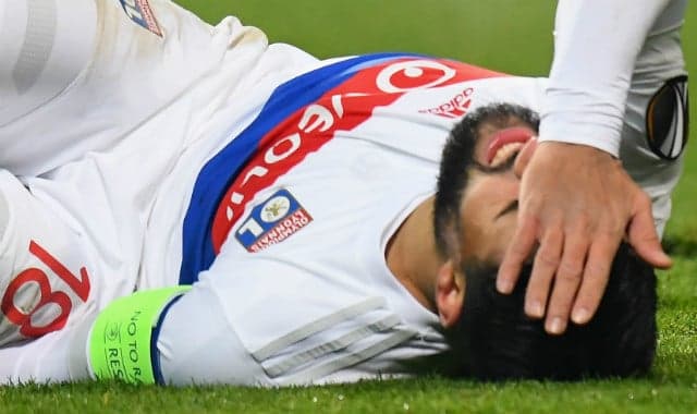 Liverpool hesitate on Nabil Fekir deal due to concerns over knee Liverpool hesitate on Nabil Fekir deal due to concerns over knee