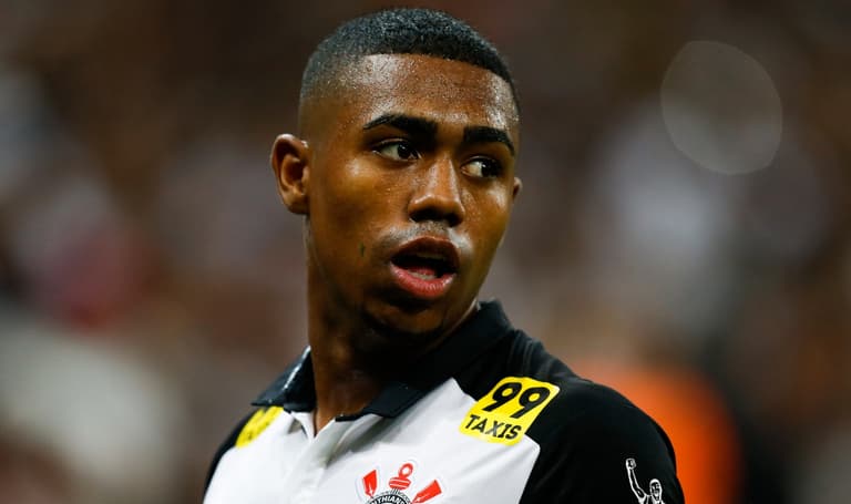 Of course Roma’s Twitter account tweeted about Malcom before the Barcelona game Of course Roma’s Twitter account tweeted about Malcom before the Barcelona game