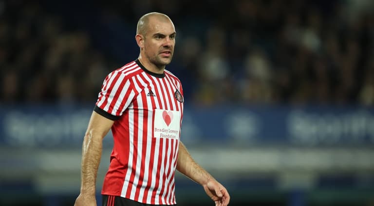 Darron Gibson handed trial by Championship club after being released by Sunderland Darron Gibson handed trial by Championship club after being released by Sunderland
