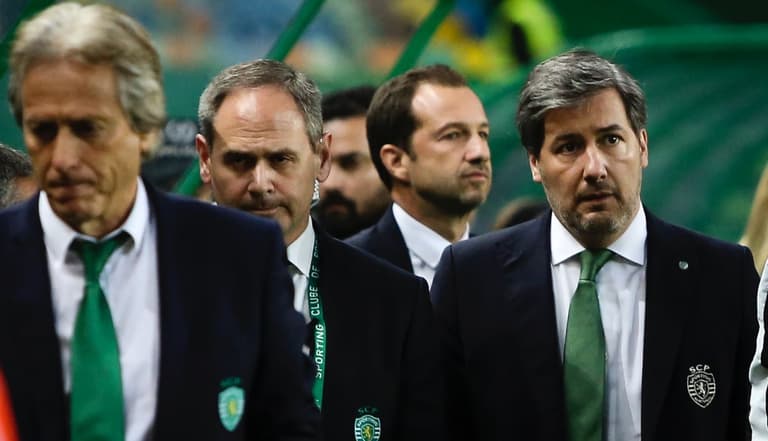 Sporting Lisbon spent half a million euros on fake social media accounts to shift public opinion of club Sporting Lisbon spent half a million euros on fake social media accounts to shift public opinion of club