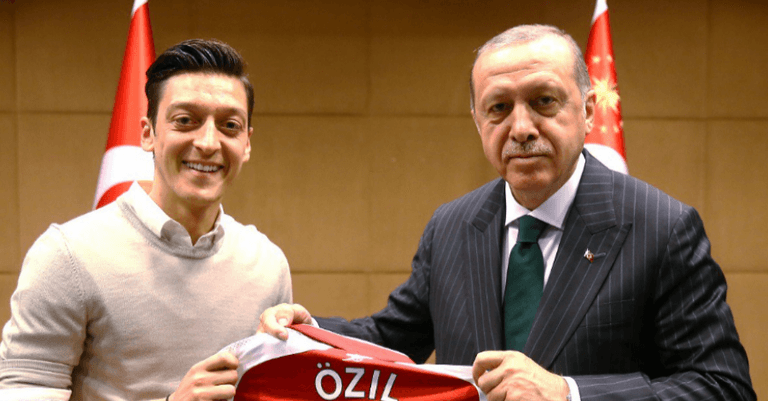 Mesut Ozil issues Erdogan statement, hits out at “right-wing propaganda” in Germany Mesut Ozil issues Erdogan statement, hits out at “right-wing propaganda” in Germany