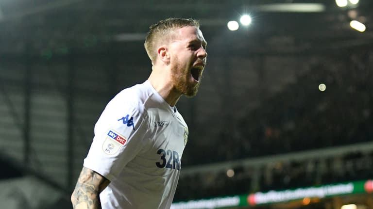 Leeds United’s Pontus Jansson leads Malmö chants ahead of Chelsea tie Leeds United’s Pontus Jansson leads Malmö chants ahead of Chelsea tie