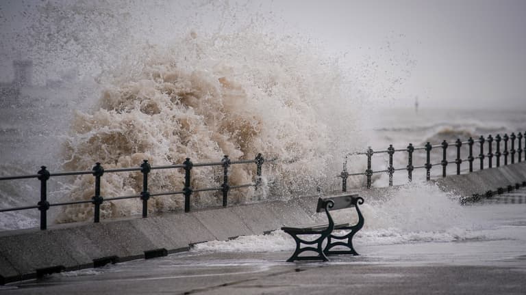 UK to feel the wrath of Storm Freya’s 80mph winds UK to feel the wrath of Storm Freya’s 80mph winds