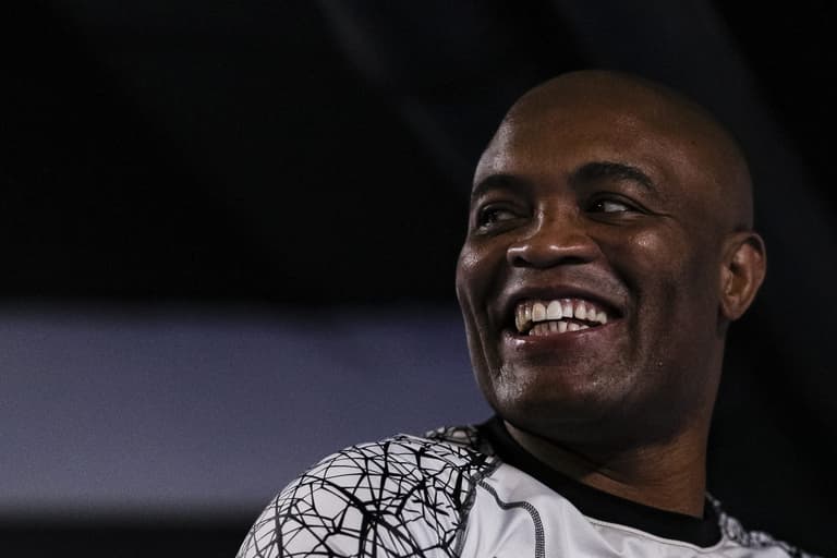 Anderson Silva pleads with Dana White for Conor McGregor fight Anderson Silva pleads with Dana White for Conor McGregor fight
