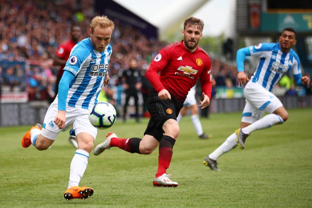 Man Utd fans question Luke Shaw’s effort levels using footage from Huddersfield draw