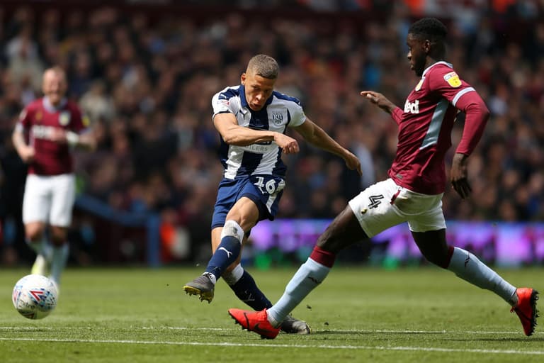 Dwight Gayle opens scoring with daisy cutter after Aston Villa mistake in playoff semi-final Dwight Gayle opens scoring with daisy cutter after Aston Villa mistake in playoff semi-final