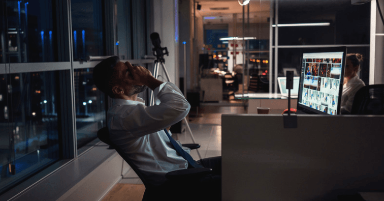 Working night shifts? Eat small snacks instead of big meals