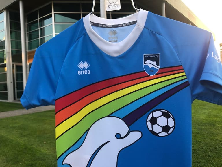 6-year-old Italian child designs new kit for Serie B side Pescara 6-year-old Italian child designs new kit for Serie B side Pescara