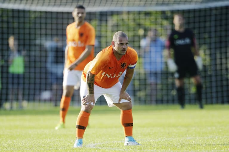 Wesley Sneijder begins training with fifth tier Dutch side, eyeing up top level return Wesley Sneijder begins training with fifth tier Dutch side, eyeing up top level return