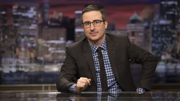 John Oliver passionately tears into Donald Trump’s infamous wall, four years later John Oliver passionately tears into Donald Trump’s infamous wall, four years later