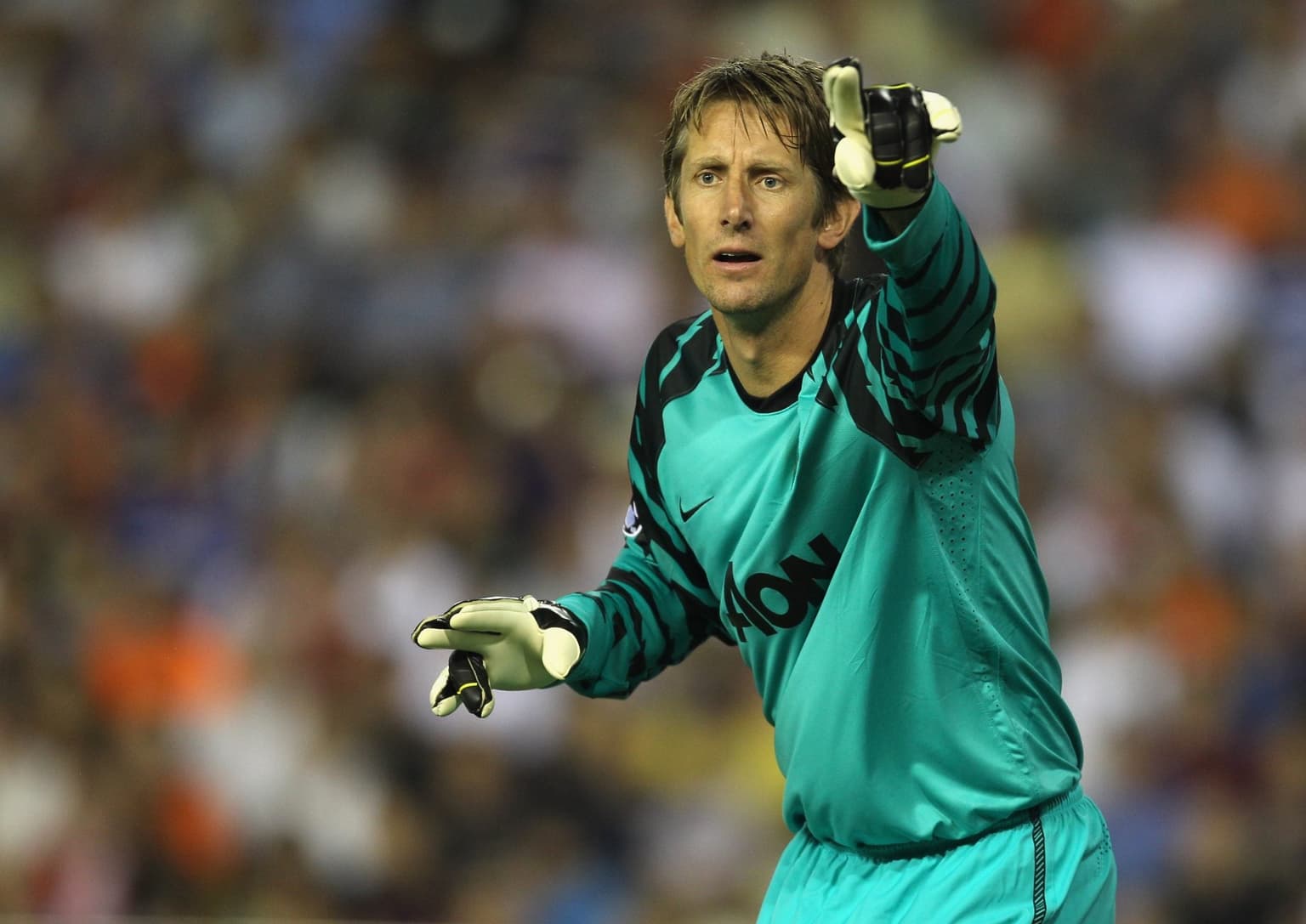 Edwin van der Sar ask Man Utd to ‘take good care’ of Donny van de Beek in open letter