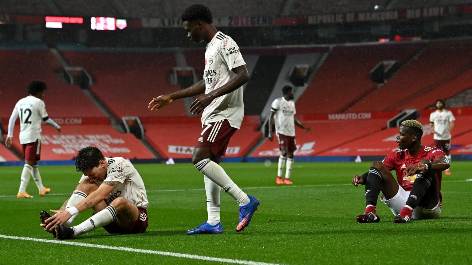 Man United fans hammer Paul Pogba after he concedes sloppy penalty