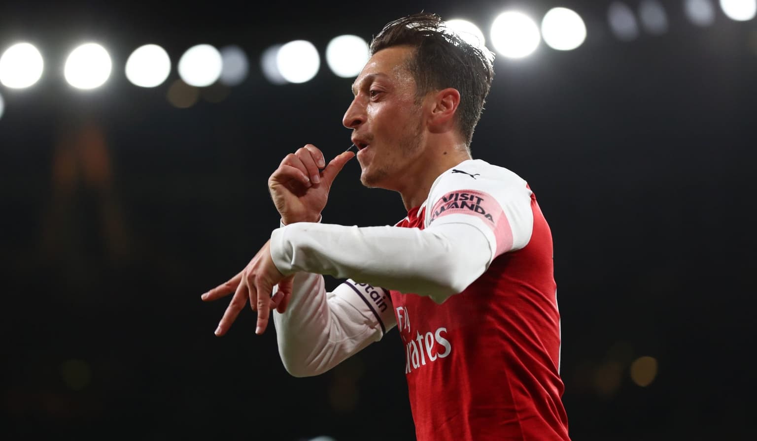 Mesut Özil and Arsenal’s drawn out annulment is a cautionary tale