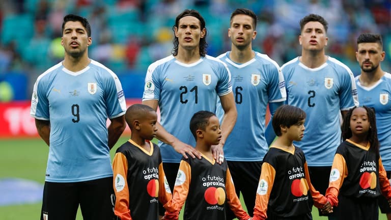 Uruguayan footballers condemn Edinson Cavani ban in brutal statement Uruguayan footballers condemn Edinson Cavani ban in brutal statement