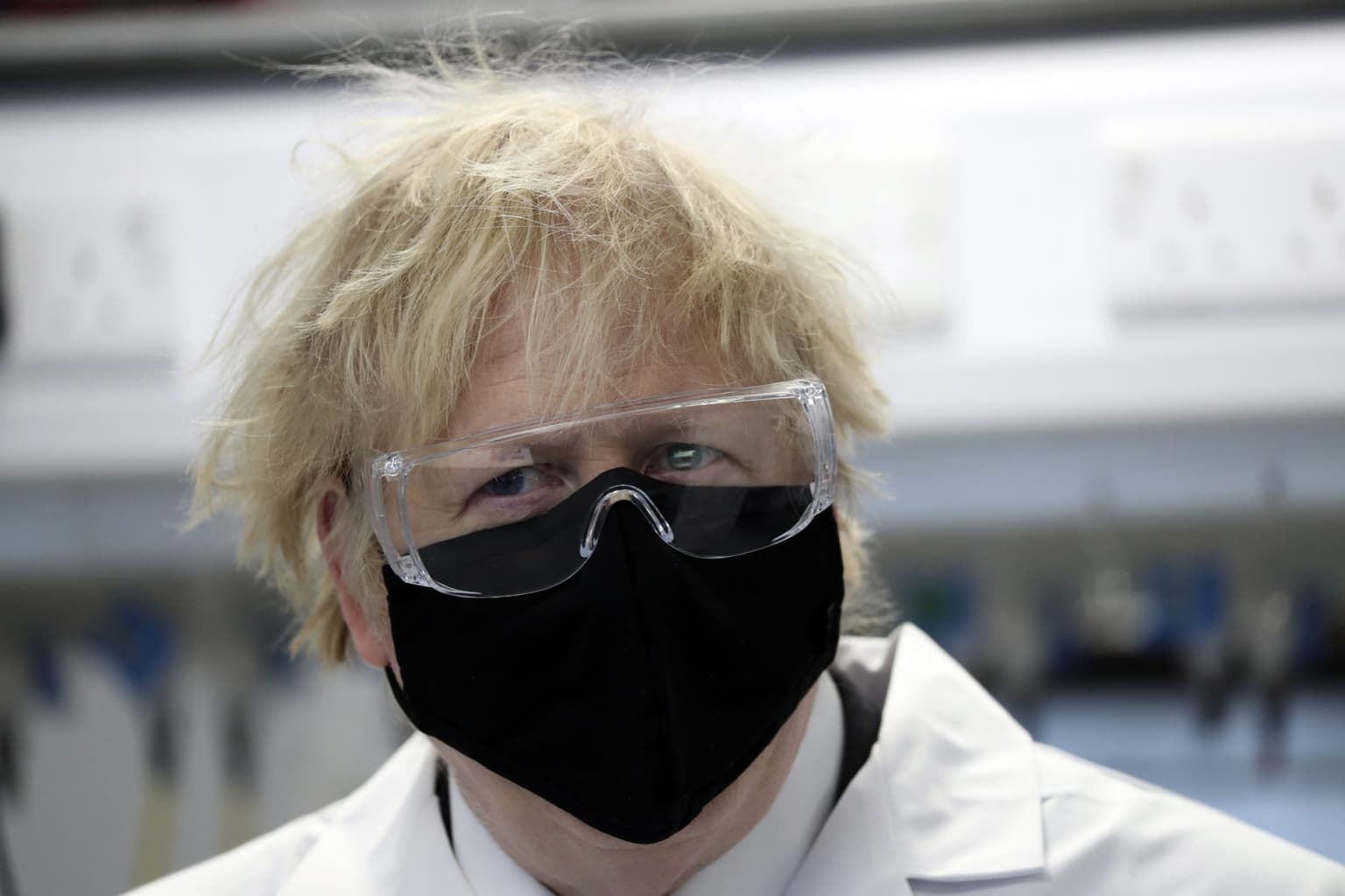 Covid-19: Experts warn UK faces surge in cases if restrictions lifted early