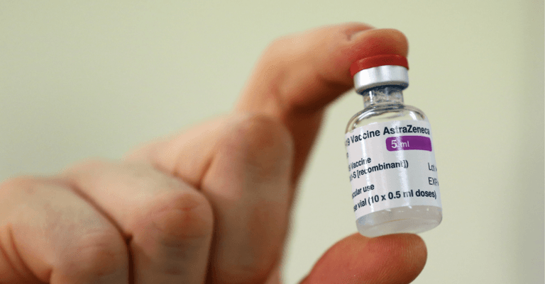 Oxford/AstraZeneca vaccine appears ‘less effective’ in combating South African variant Oxford/AstraZeneca vaccine appears ‘less effective’ in combating South African variant