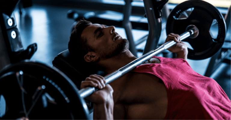 Bodybuilder suffers horrific pec tear injury while bench pressing 220kg Bodybuilder suffers horrific pec tear injury while bench pressing 220kg