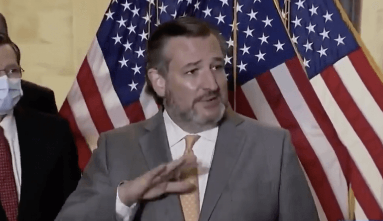Ted Cruz refuses reporter’s request to wear a mask Ted Cruz refuses reporter’s request to wear a mask