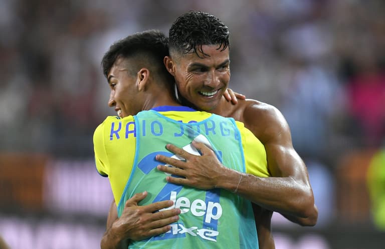 Cristiano Ronaldo ‘says goodbye to teammates’ ahead of proposed Man City move Cristiano Ronaldo ‘says goodbye to teammates’ ahead of proposed Man City move