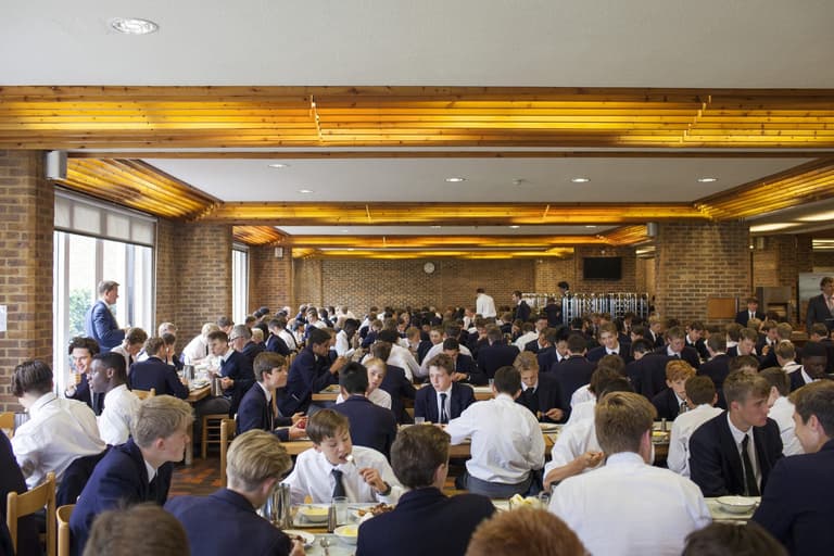 Council bans puddings from school dinners in healthy eating push Council bans puddings from school dinners in healthy eating push