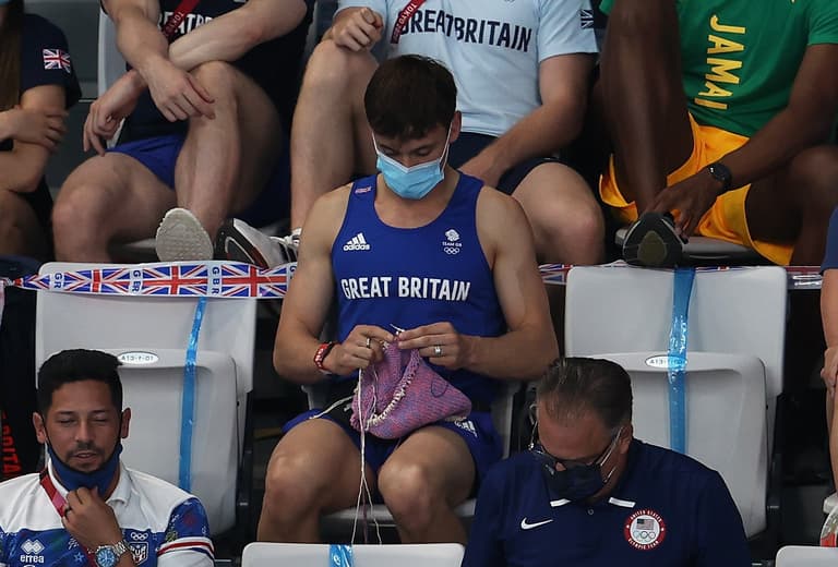 Tom Daley’s viral Olympic knitting is all for charity Tom Daley’s viral Olympic knitting is all for charity