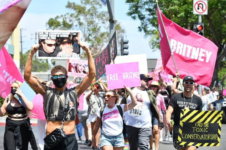 Britney Spears’ dad suspended as conservator in victory for popstar Britney Spears’ dad suspended as conservator in victory for popstar