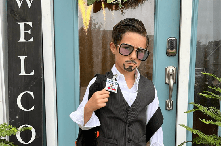 Mum shares heartbreaking photo of son crying after being bullied for Tony Stark costume Mum shares heartbreaking photo of son crying after being bullied for Tony Stark costume
