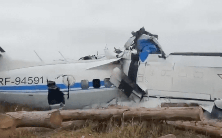 16 dead and six injured in Russian plane crash 16 dead and six injured in Russian plane crash
