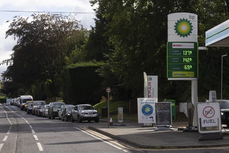 Warning as new E10 fuel could hit wallet of every petrol driver in UK Warning as new E10 fuel could hit wallet of every petrol driver in UK