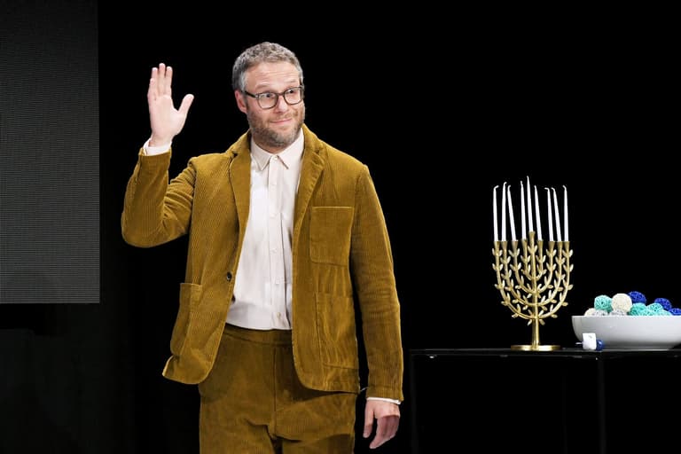 Seth Rogen takes personal approach to trolls – slides into their DMs and tells them to ‘go f*** themselves’ Seth Rogen takes personal approach to trolls – slides into their DMs and tells them to ‘go f*** themselves’