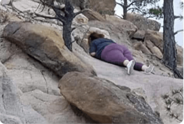 Woman ‘falls down mountain’ and leaves hilarious review about her 5-star leggings Woman ‘falls down mountain’ and leaves hilarious review about her 5-star leggings