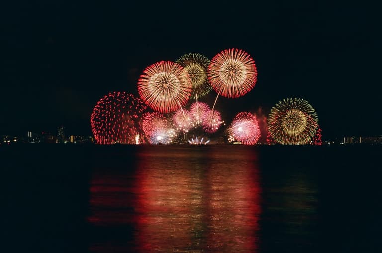 People setting off fireworks between wrong times tonight face £5,000 fine People setting off fireworks between wrong times tonight face £5,000 fine