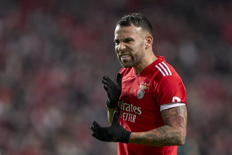 Nicolás Otamendi violently assaulted and robbed at home Nicolás Otamendi violently assaulted and robbed at home