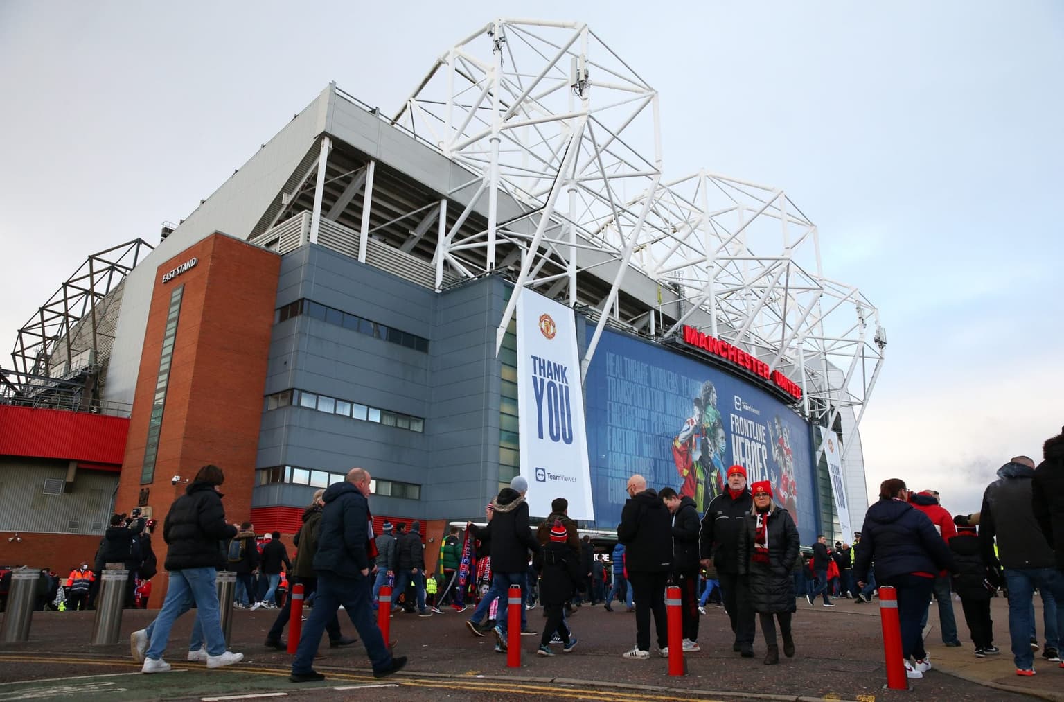 Man Utd warn fans following ‘height discrimination’ towards Wolves player