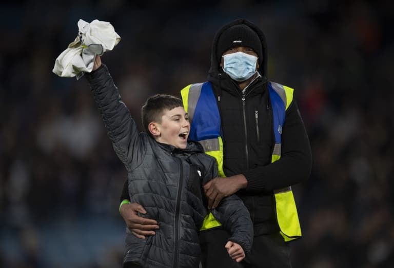 Leeds United to issue one-year ban to parents whose children invade the pitch Leeds United to issue one-year ban to parents whose children invade the pitch
