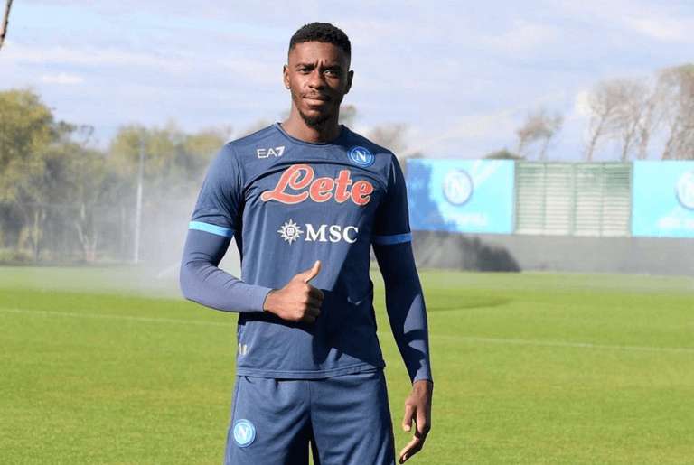 Gerrard rivalry with Man Utd influenced Axel Tuanzebe move to Napoli, says brother Gerrard rivalry with Man Utd influenced Axel Tuanzebe move to Napoli, says brother