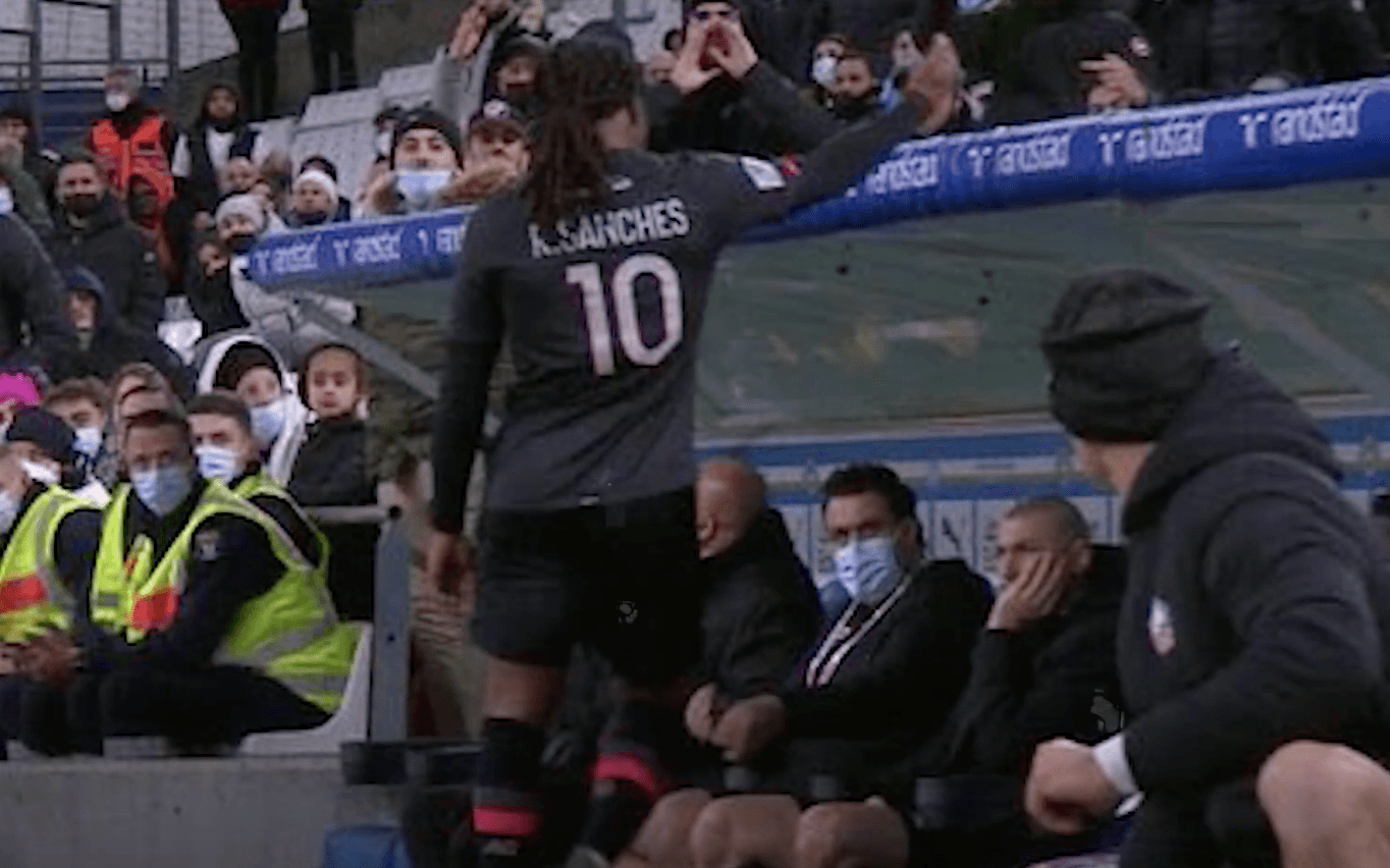 Renato Sanches makes obscene gesture to Marseille fans after being substituted