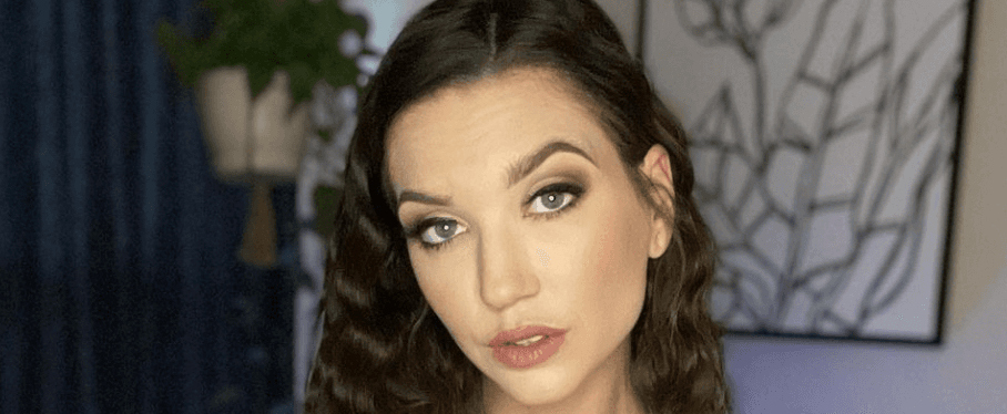 World’s tallest female pornstar explains why she prefers shorter men