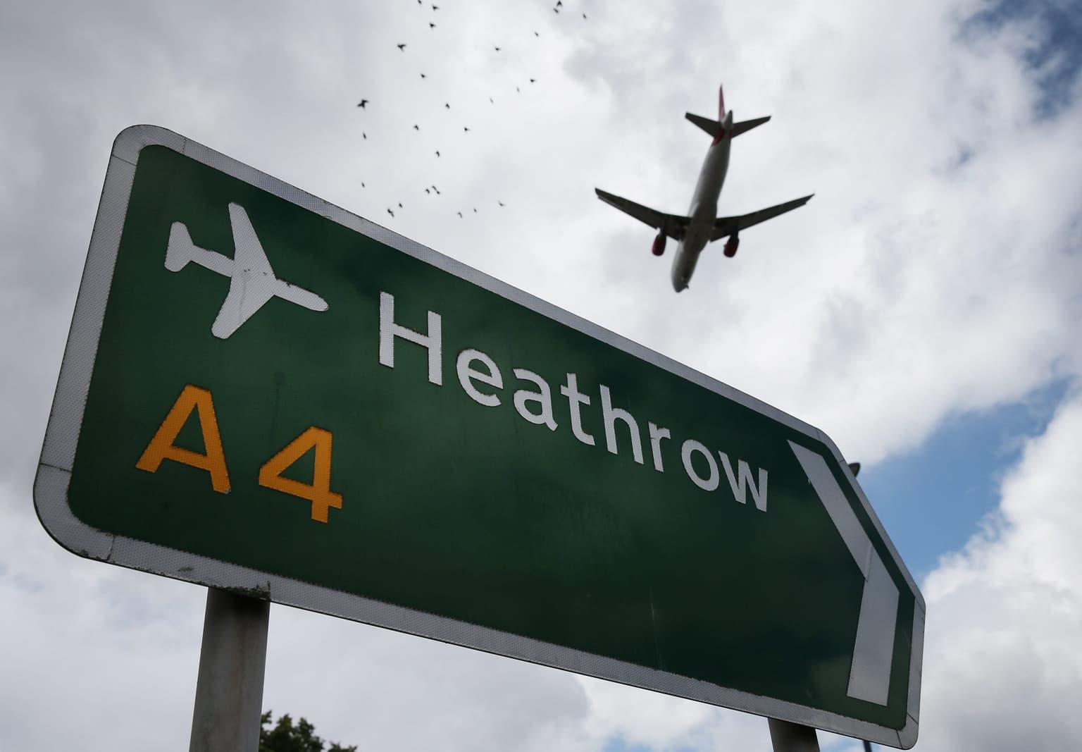 British Airways short-haul flights from Heathrow cancelled as airline ‘runs on paper’