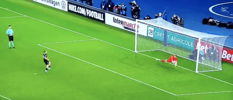 Goalkeeper on loan from PSG saves two penalties to knock them out of French Cup Goalkeeper on loan from PSG saves two penalties to knock them out of French Cup