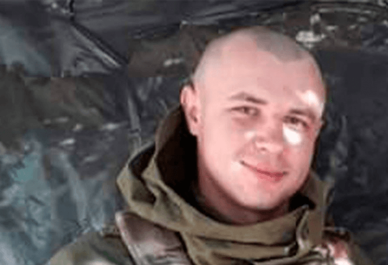 ‘Heroic’ Ukrainian soldier blows himself up with bridge to stop Russian invaders ‘Heroic’ Ukrainian soldier blows himself up with bridge to stop Russian invaders