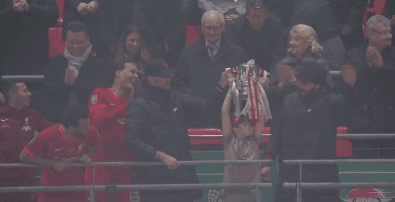 Alisson let young boy be part of Liverpool trophy-lift after being asked by his Dad Alisson let young boy be part of Liverpool trophy-lift after being asked by his Dad