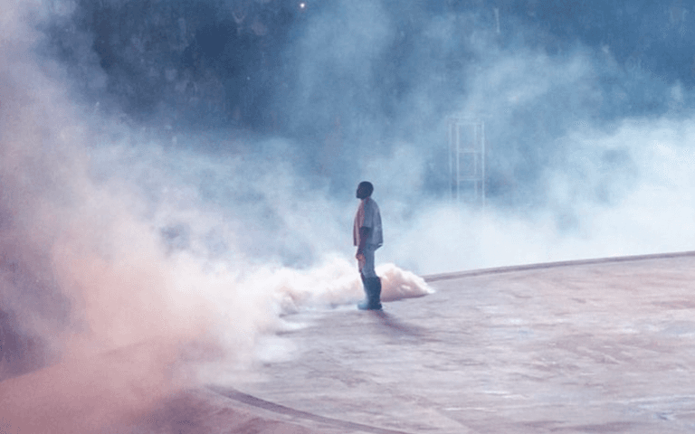 Kanye West posts new image of Kim Kardashian after admitting to harassing her Kanye West posts new image of Kim Kardashian after admitting to harassing her