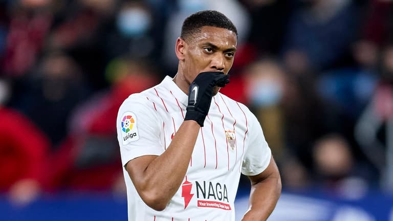 Anthony Martial told to ‘give more’ after disappointing Sevilla debut Anthony Martial told to ‘give more’ after disappointing Sevilla debut