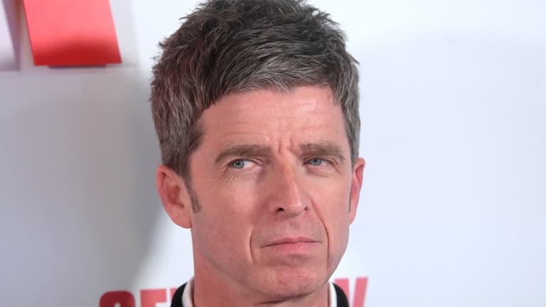 Noel Gallagher confronted by Liverpool fan after Brook vs Khan fight Noel Gallagher confronted by Liverpool fan after Brook vs Khan fight