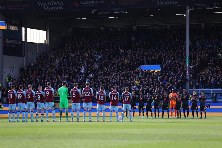 Chelsea fans told not to sing Abramovich’s name during applause for Ukraine Chelsea fans told not to sing Abramovich’s name during applause for Ukraine