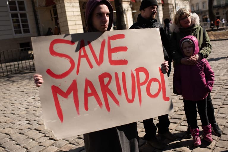 School sheltering 400 Ukrainian people reduced to rubble by Russian forces School sheltering 400 Ukrainian people reduced to rubble by Russian forces