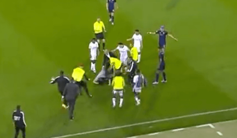 Fan tries to attack players during Vitoria vs Porto game Fan tries to attack players during Vitoria vs Porto game